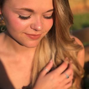 Meet your Posher, Brooke